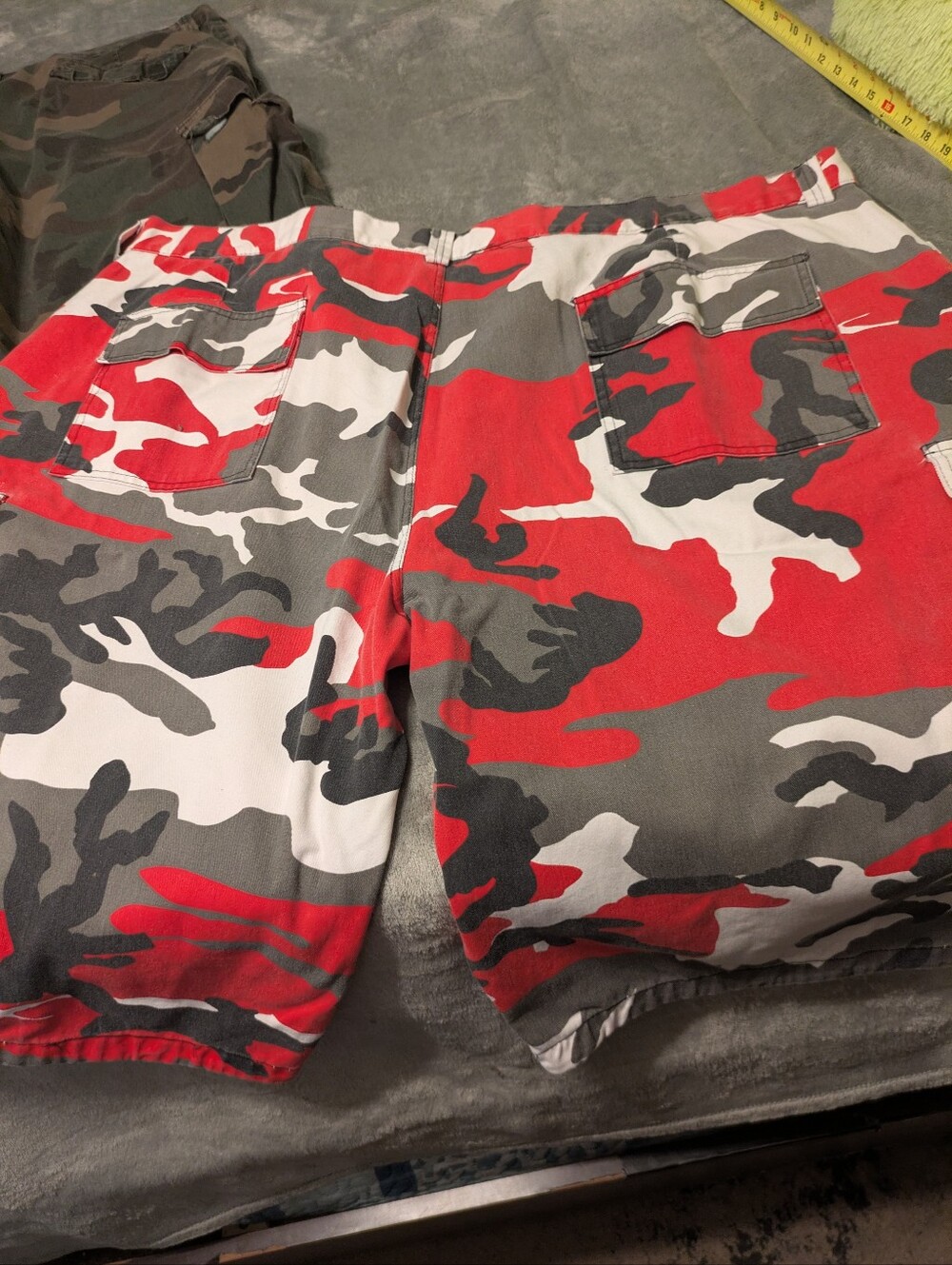 Men’s Camo Cargo Shorts Bundle Size 54 Big & Tall Red Gray & Woodland Camouflage - Picture 11 of 12